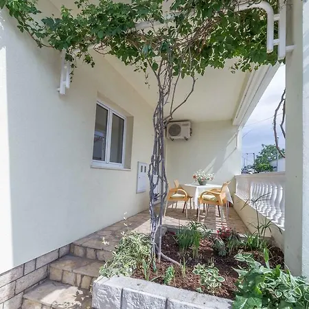 Apartments Petranic Tisno Exterior photo