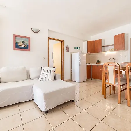 Apartments Petranic Tisno Exterior photo
