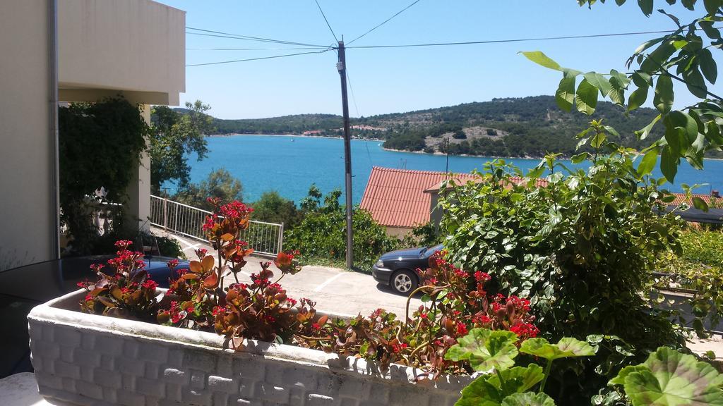 Apartment Petranic Tisno